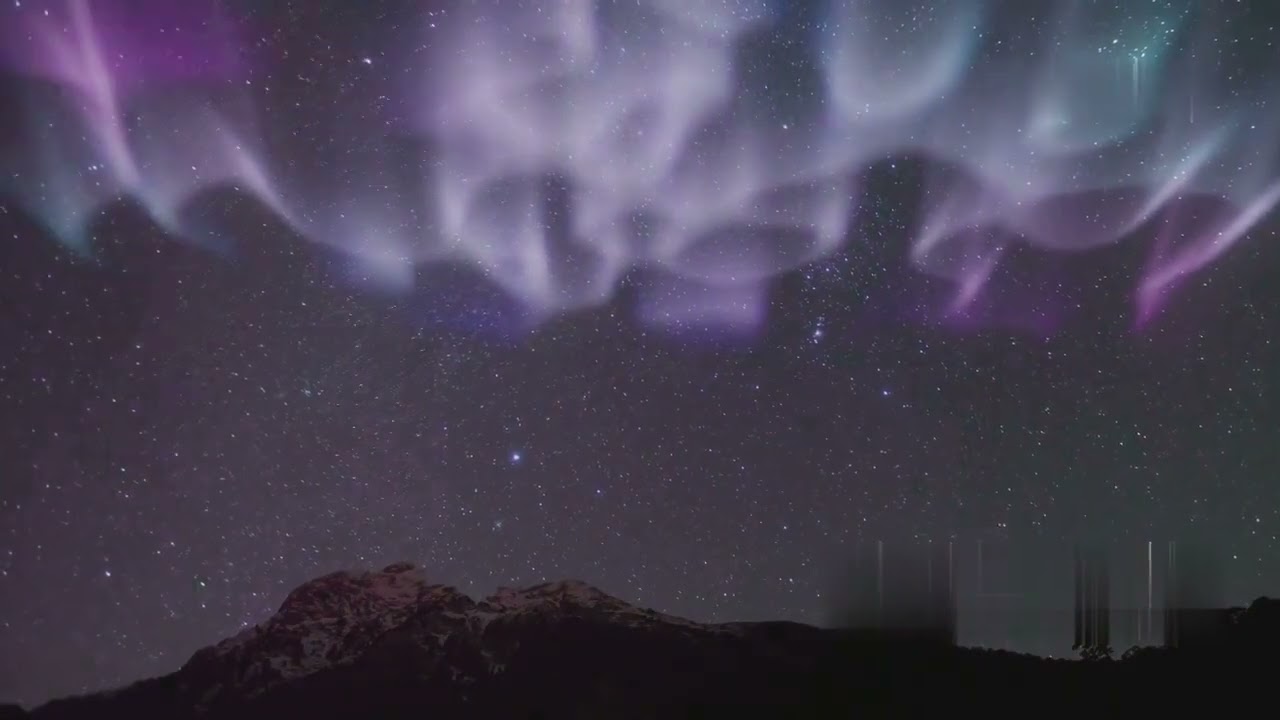 Canada's Night Sky Lights Up: Aurora Borealis Spectacle!