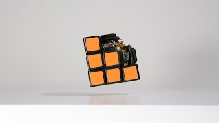 Floating Self-Solving Rubik&#39;s Cube