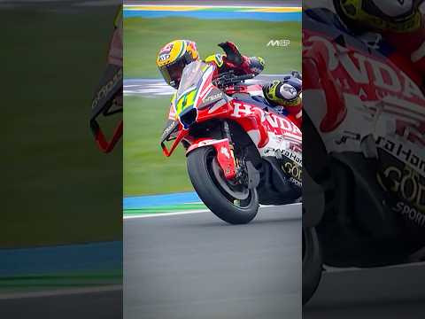 Diogo saving it under the rain! 🌧️