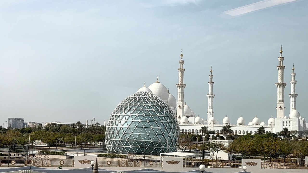 Абу-Даби — федеральная столица Объединенных Арабских Эмиратов.