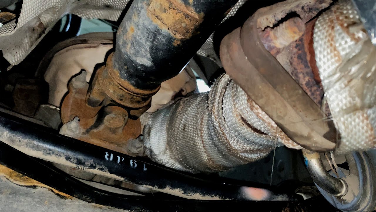 Как я гофру глушителя чинил на мазда сх5 термолентой - YouTube