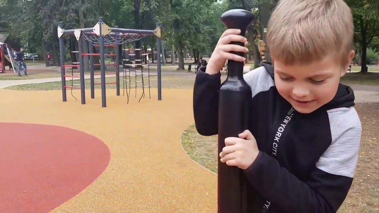 Детская площадка в городе Ве́нтспилс/Windau (Латвия) | играем с MaxMax