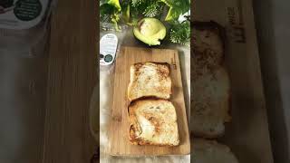 avocado toast Mera aaj ka breakfast#youtubeshorts #trending #cooking