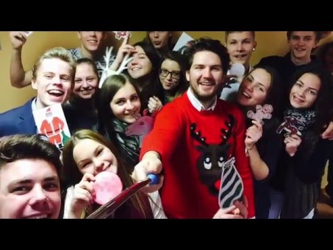 Video: Blēna Čjana Un Viņas Ziemassvētku Kartīte Ar Sapni