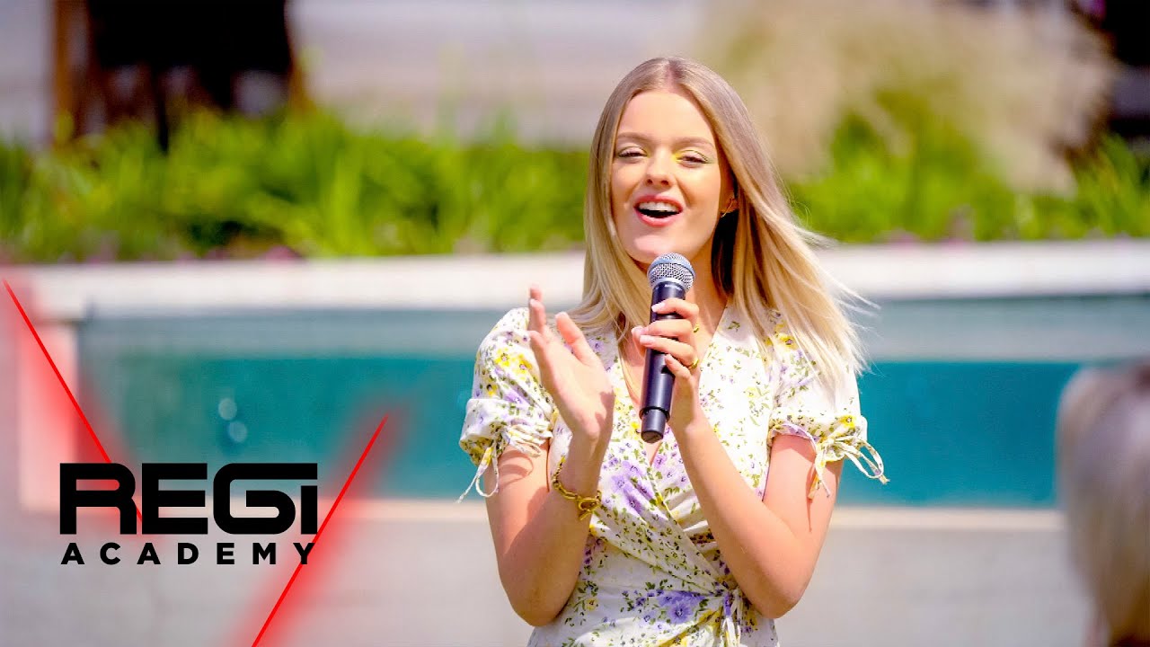 Kaylee - ‘Walk On Water’ l Regi Academy l Seizoen 2 l VTM 2 - YouTube