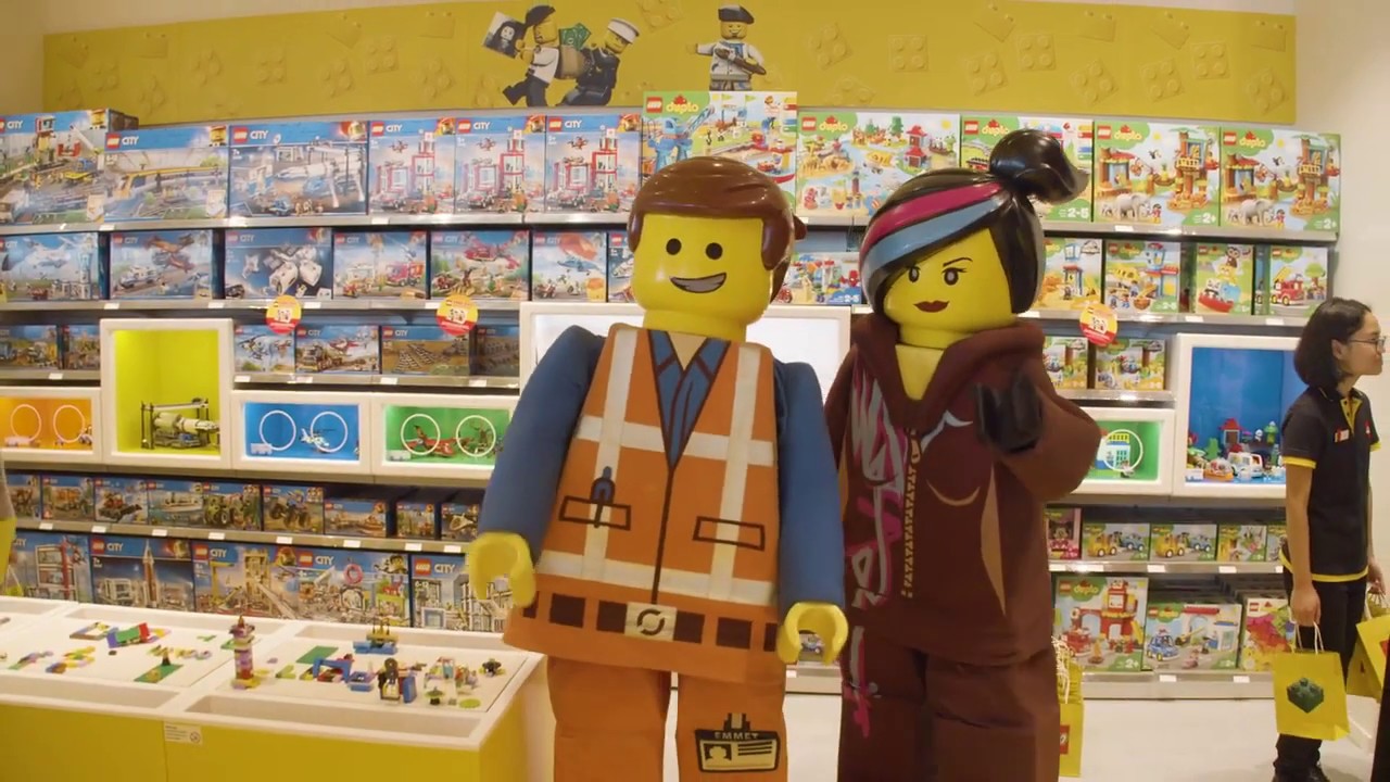 Westfield Shopping Centre - Lego Store Opening | VideoTaxi