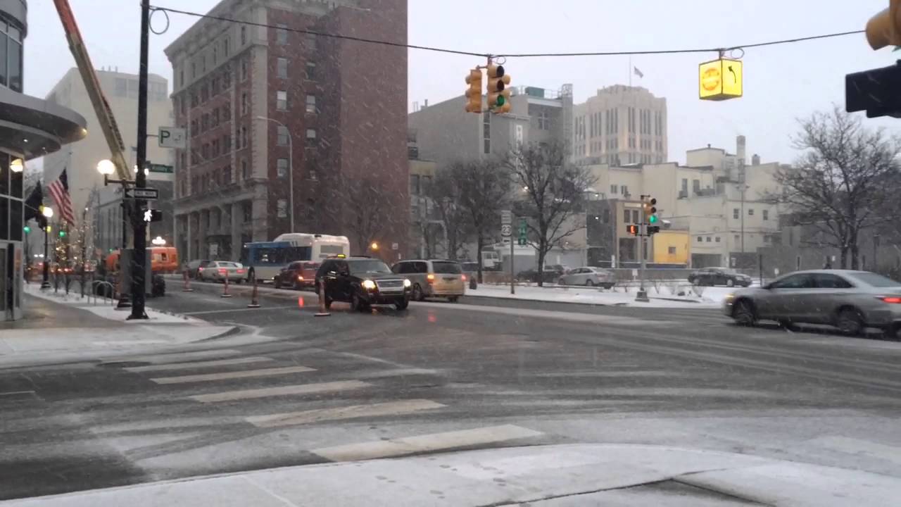 Winter storm moves into Ann Arbor aea YouTube