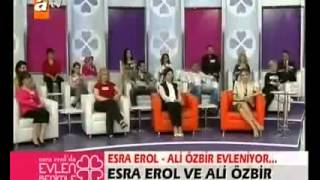 ALİ ÖZBİR PROGRAMA KATILIR VE ESRA EROL ONA TALİP OLUR  BUYRUN İZLEYİN Resimi