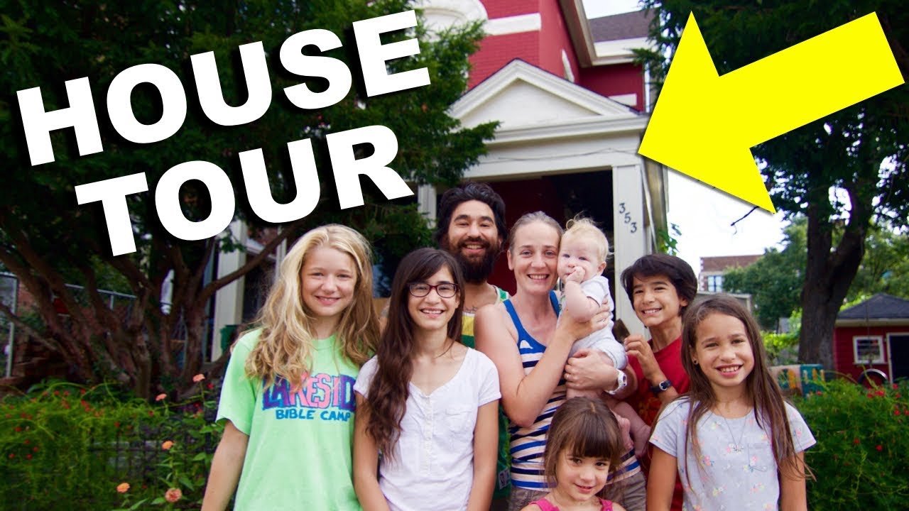 8 People In One House [HOW WE MAKE IT WORK]