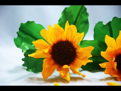 Video: How To Make A Sunflower From Satin Ribbons