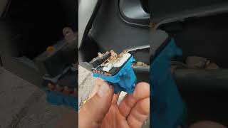 Renault Duster power windows not working. #autoelectrician #automobile #lifeisbutadream #diy #vaz