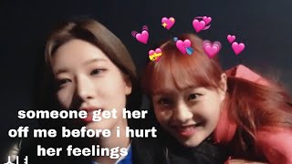 chuu bothering kim lip for more than 3 minutes straight