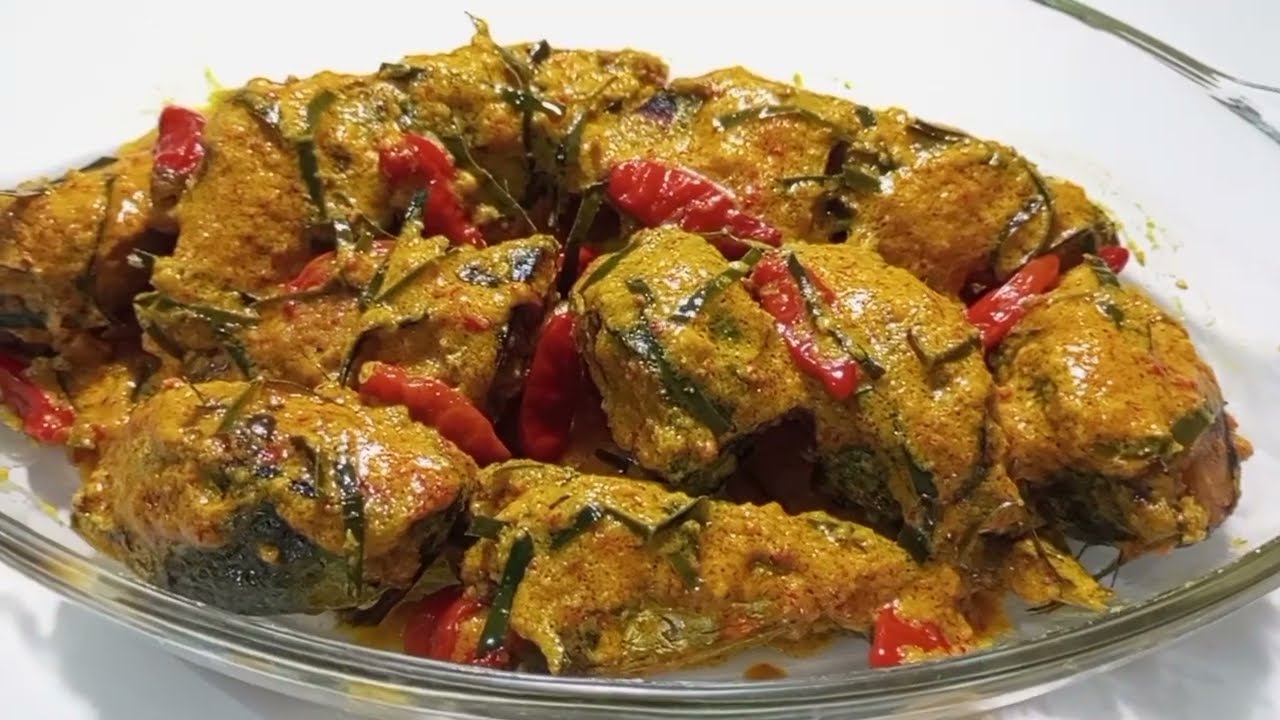 SEDAPNYA....IKAN KEMBUNG LAYANG BUMBU KUNING DAUN JERUK