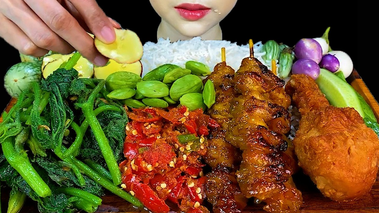 น้ําพริก ปลาทู\\SPICY CHILLI PASTE, STIR FRIED PUMPKIN LEAVES, CHICKEN DIAMOND & FRIED CHICKEN