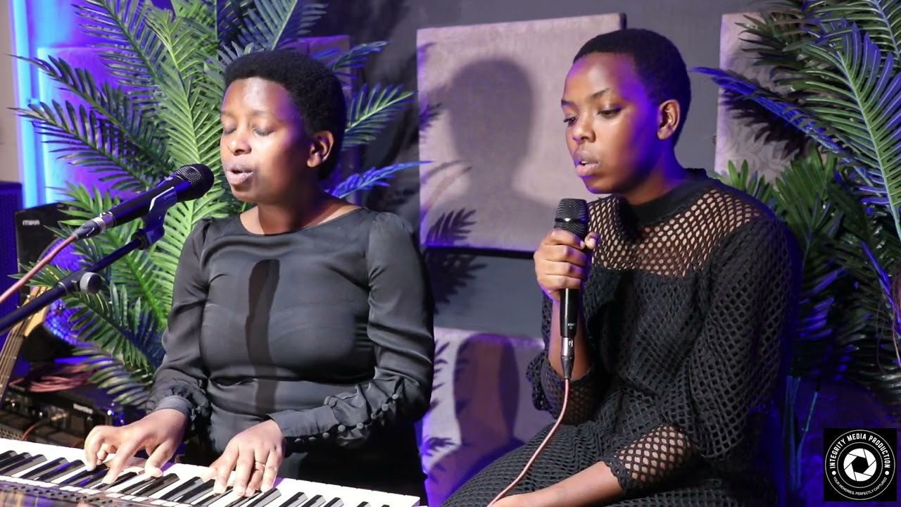 Amahoro Yesu atanga covered by Sharon na Trinitas