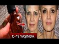 O 49 Yaşında Ama Gece Serumunu Uyguladığı İçin 20 Yaşında Kadına Benziyor !! Evde Kırışık Giderici