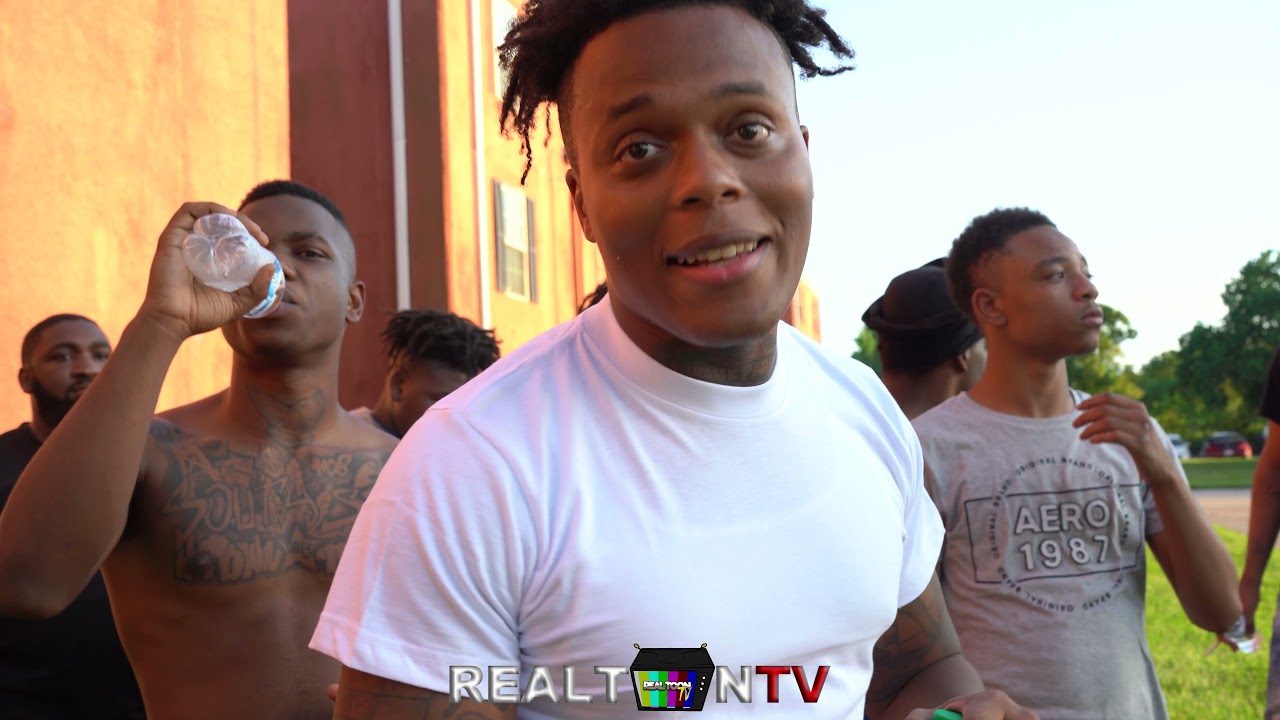 RealToon tours Jail House Apartments  "if you dont look out for the kids we taking you down"