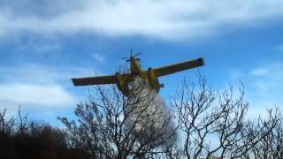 Segunda descarga de agua de AVA en el incendio forestal de Mas Ratés - Viladecans.