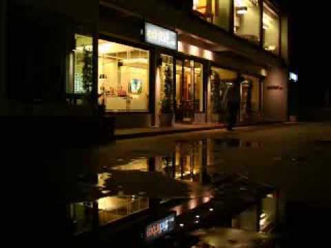 exhibit cafe' ( Sukhumvit 31 )