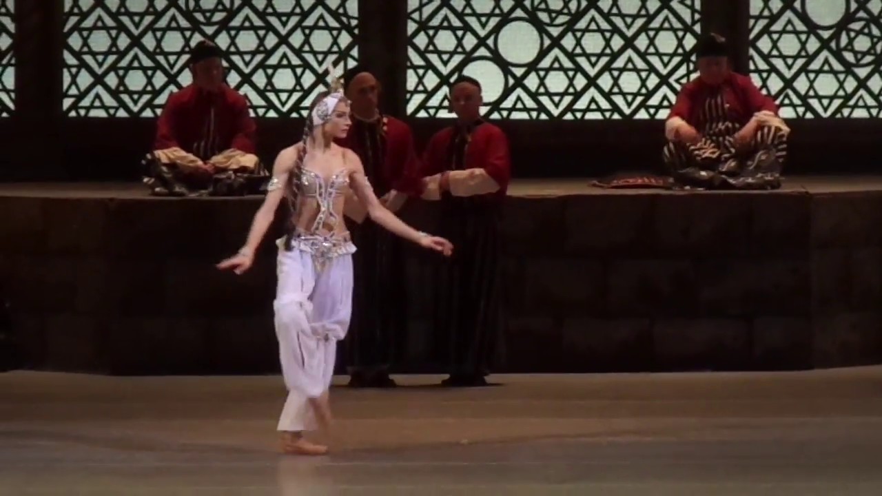 В гареме Гирея. (балет "Бахчисарайский фонтан" 17.02.2018 Мариинский ...