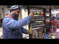 يجر عربته لكسب الرزق تعرف على قصة بائع العطور الجوال في الباب mp3