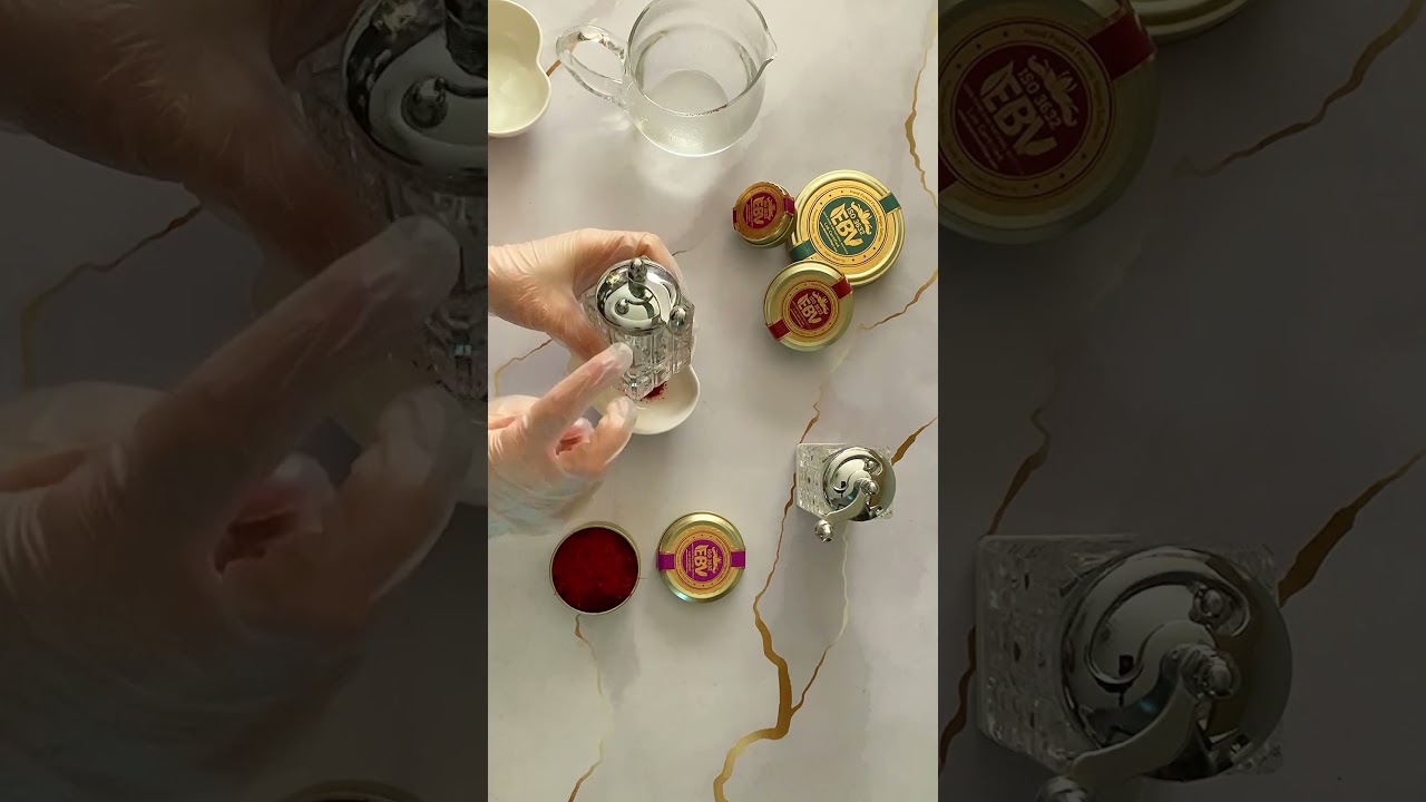 saffron Elixir: Mastering the Art of Crafting Refreshing Saffron Infusions with Hot Water and Ice