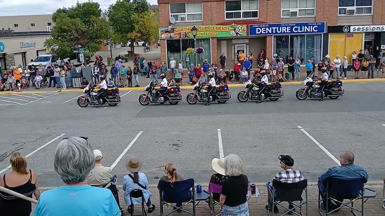 Golden Helmets cycles3