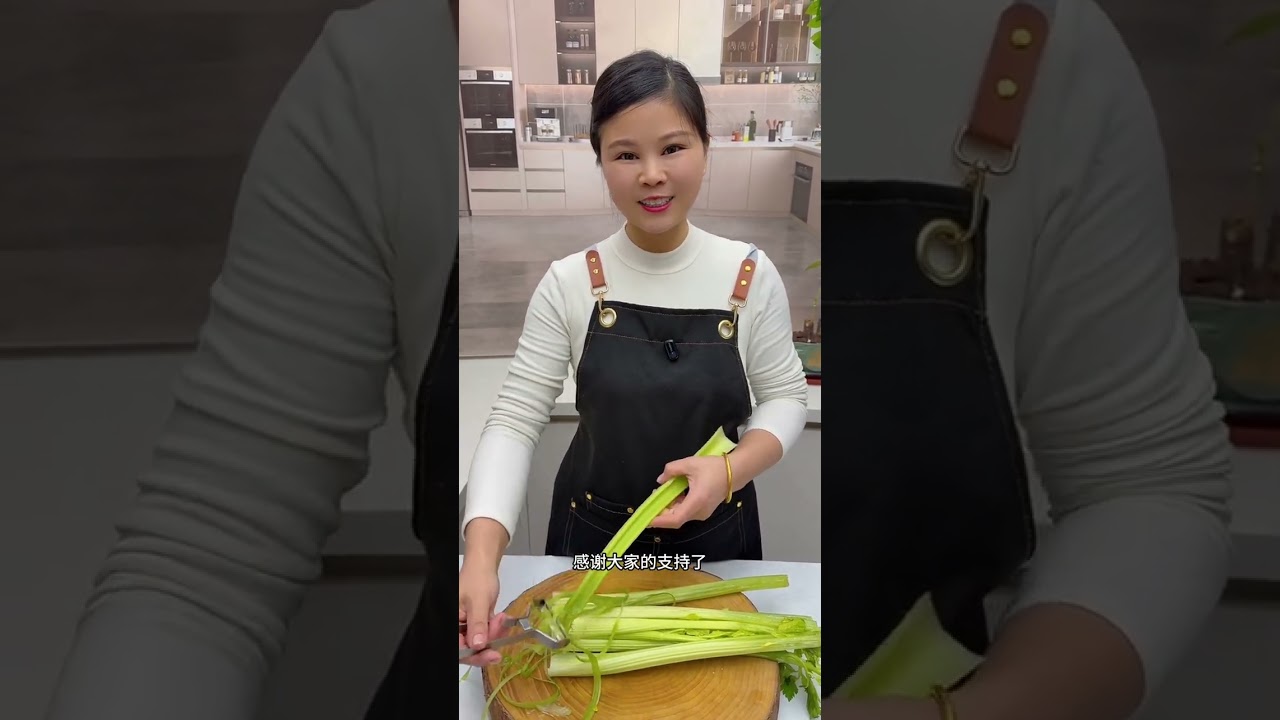 Crispy, Tender, Fresh, Fragrant Stir-Fried Shrimp with Celery - A Refreshing Delight