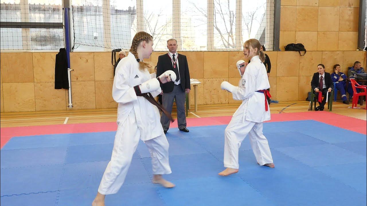 Каратэ девочки. Кэти лонг каратистка. 02. Каратэ девочки. Девочка каратэ видео.