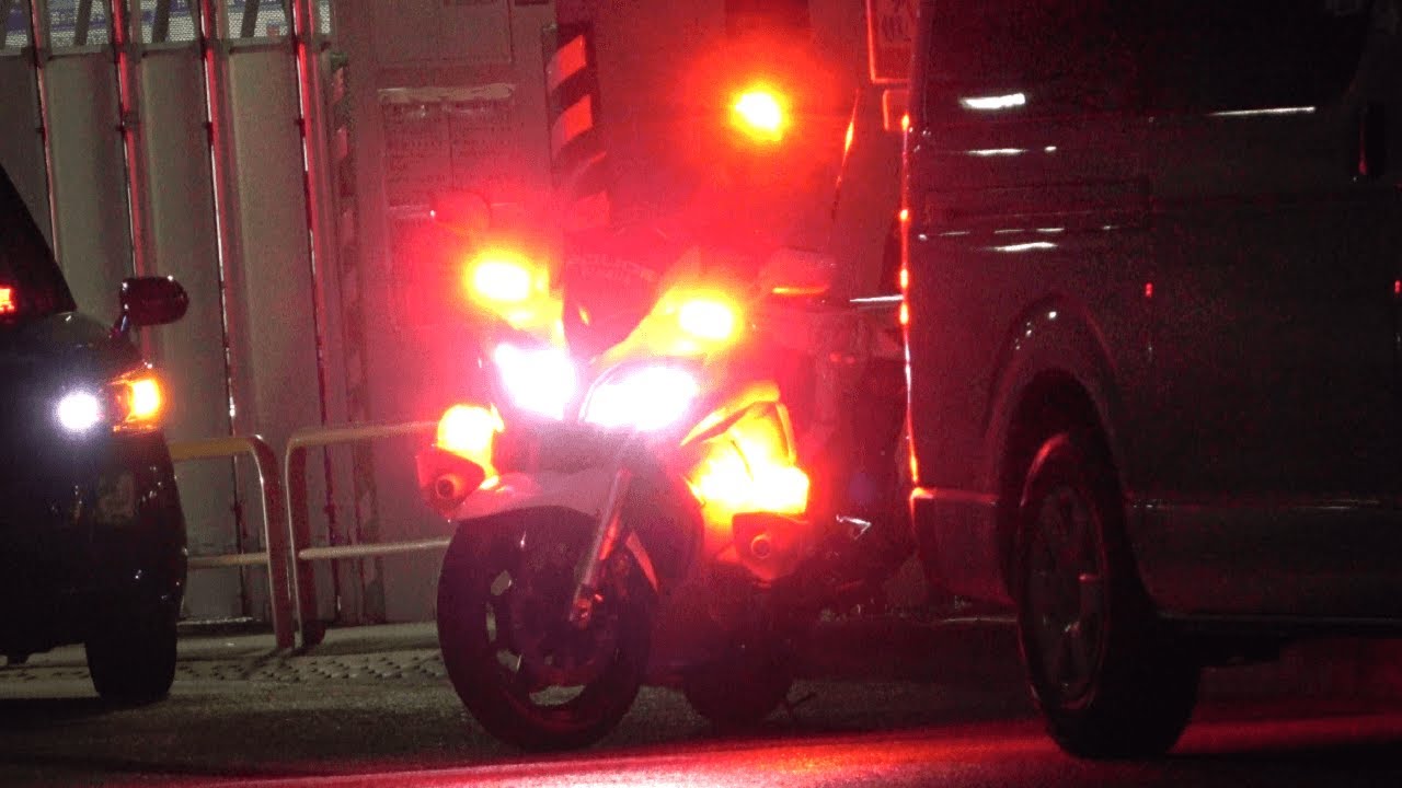 取締りの二刀流 逃走車追跡用の白バイはfjrだった夜間ネズミ捕りと飲酒検問 速度超過の個タク検挙編 Japan Xanh