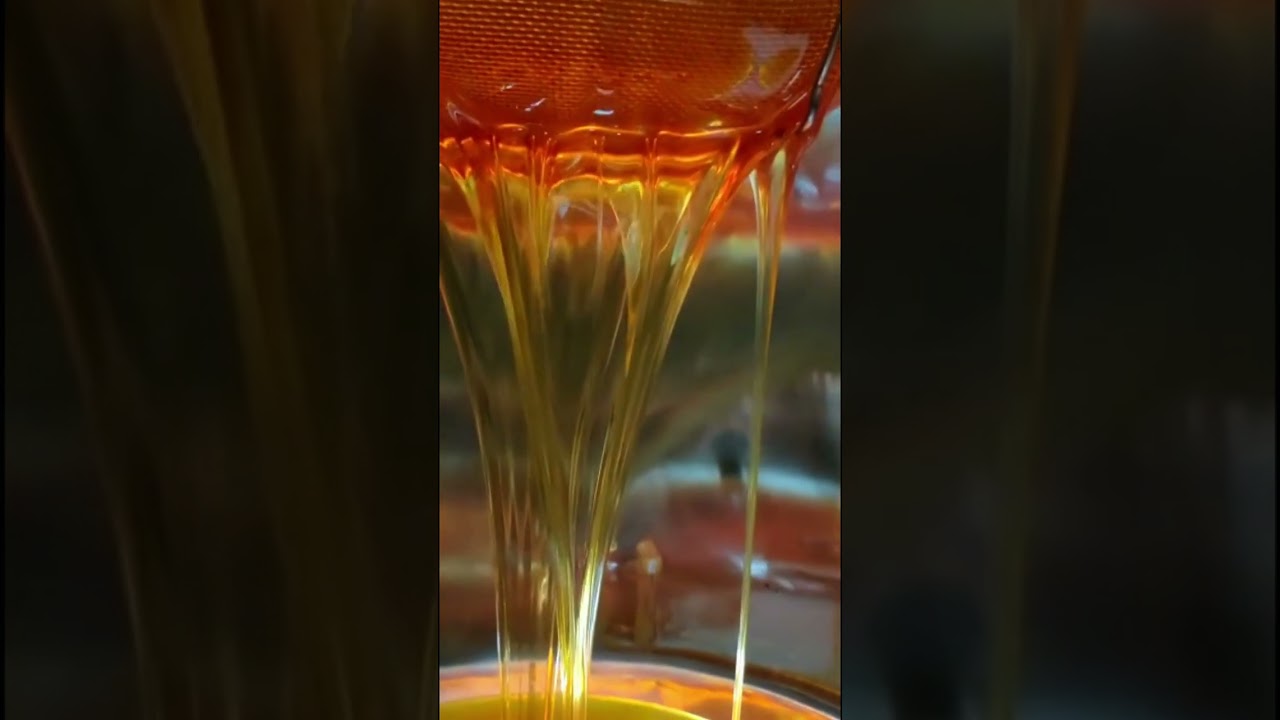The sweetest slow-motion reveal of our truly raw honey. 