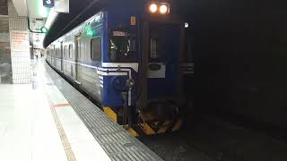 (1121209) 4111次500型區間車板橋出站