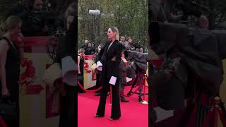 Актриса Яна Крайнова в костюме VASSA на #ММКФ. #кинофестиваль #краснаядорожка #redcarpet