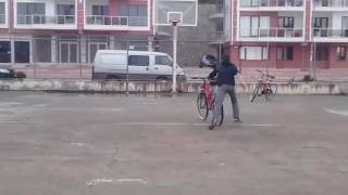 Bileti Atip Pesinden Kosmak D