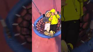 Taha Ile Turgut Alp Çılgınlar Gibi Eğleniyor Resimi