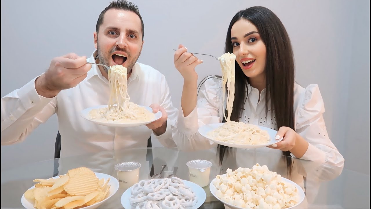 تحدي يوم كامل باللون الابيض