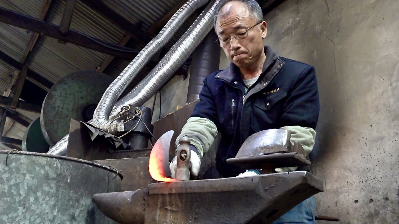 Process of Making Traditional Hoe by Skilled Korean Blacksmith