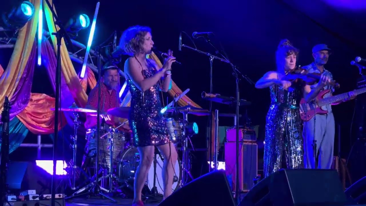Bonfire Radicals, opening number, Folkeast, 21/08/2026