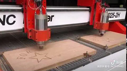 CNC Router with 2 Separated Spindles with Wood Carving