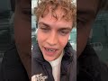 Die manbro had gewoon meerdere levels van schijt.