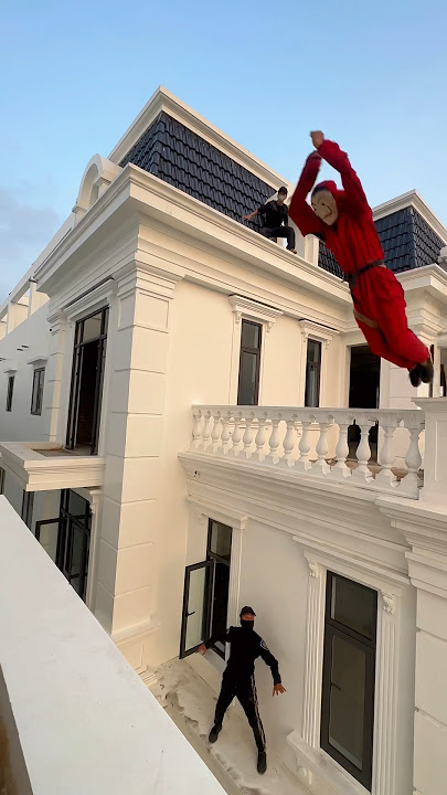 Money Heist vs Police || 21.0 #moneyheist #parkour #police #bubblesgangz #shorts #bubblesmotion