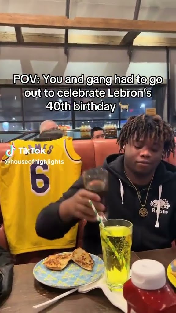 For his 40th birthday ? #hoodnews #dinner #theboys #happybirthday #lebronjames #KingJames #omg #how