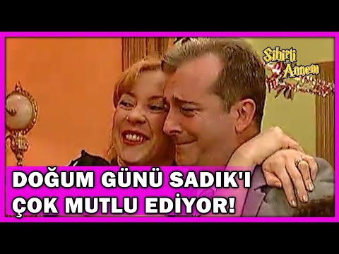 Sürpriz Doğum Günü Sadık'ı Çok Mutlu Ediyor! - Sihirli Annem Özel Klip