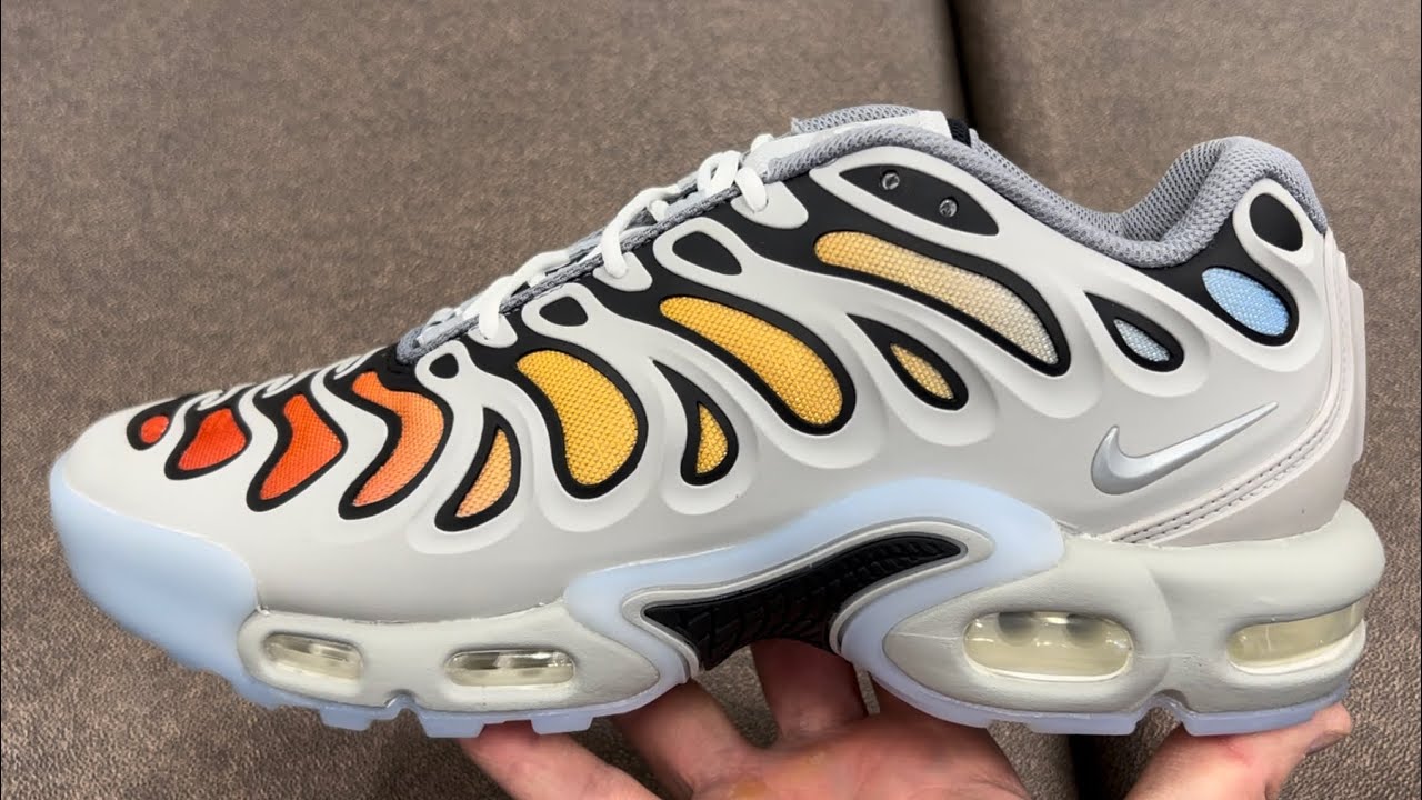 air max plus light smoke grey