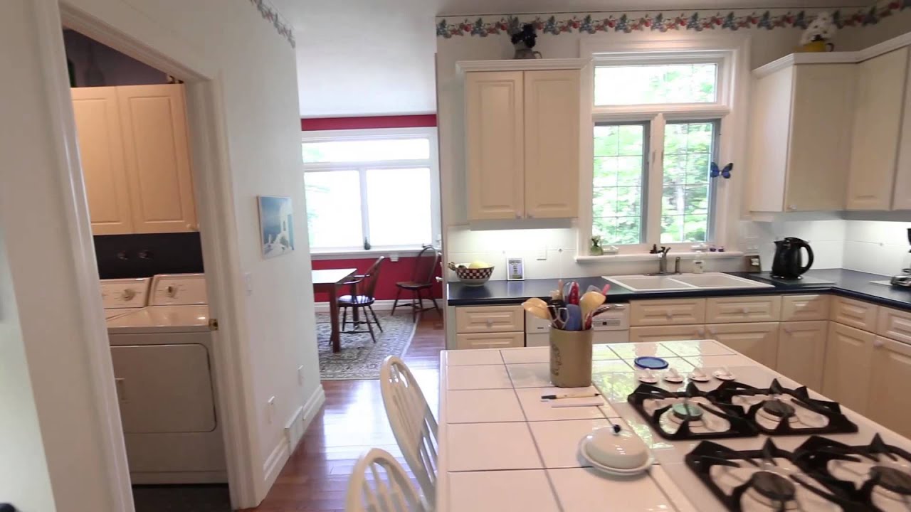 230 Ashgrove Lane : Waterfront Home For Sale on Owen Sound