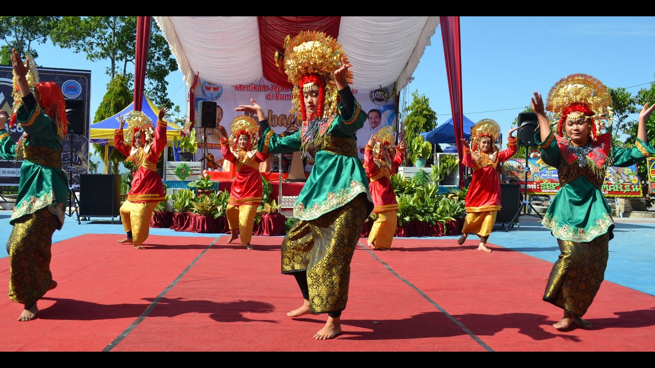 Penampilan Sanggar Tari Dalam Acara Perpisahan Kelas XII