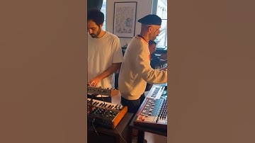 👆 Full Video 👆| Epic Analog Synth Jam in Cozy Living Room Session 🎹✨| Live Music Vibes #deephouse