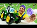 El tractor está roto. Tractores infantiles. ¡Oh, se dañó! Videos de juguetes para niños.