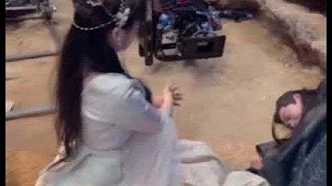 Dylan wang can’t stop crying after the scene where orchid died she killed herself to save him 🥺💕