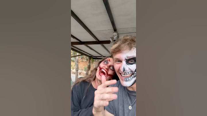 How to scare ppl in a haunted house😉 w Carter Kench #shorts